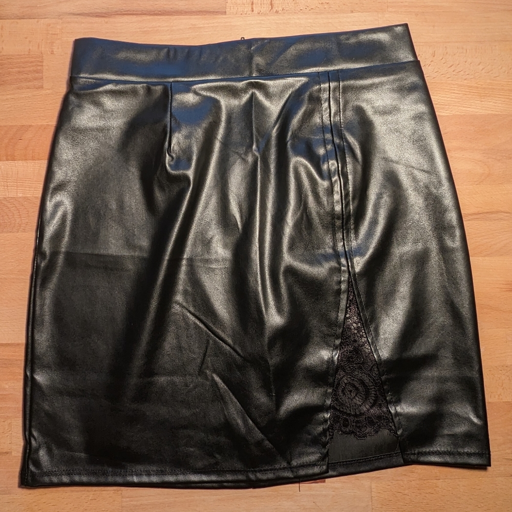 Windsor Black Faux Leather Skirt with Lace Slit size Large